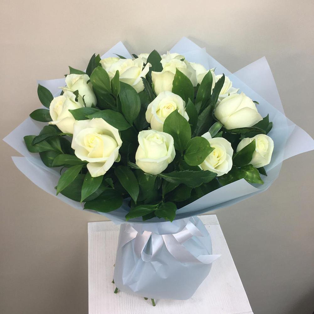Букет 15 Белых роз Проуд в Татариново