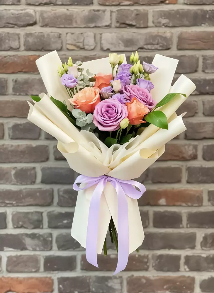 Букет цветов из: Лизиантусы и Розы в Татариново