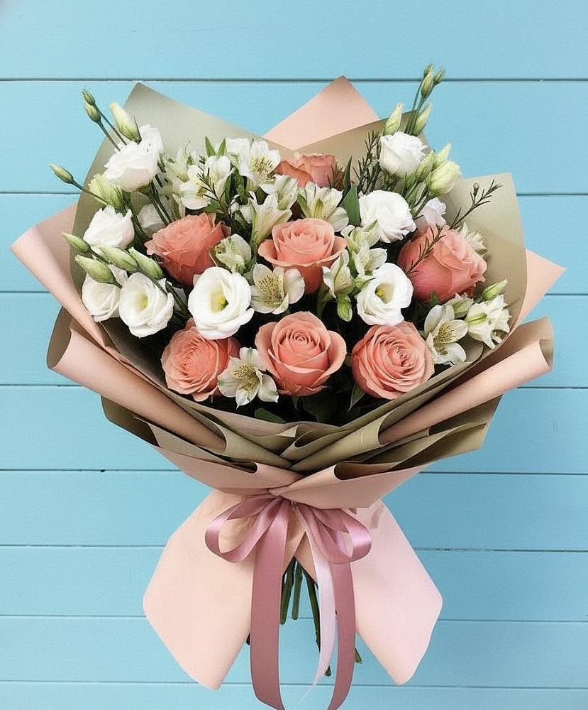 Букет цветов из: Розы, Альстромерии и Лизиантусы в Татариново