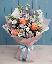 Букет цветов из:  Лизиантусы, Розы, Альстромерии и Гипсофила в Татариново