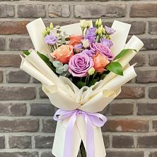 Букет цветов из:  Лизиантусы и Розы в Татариново