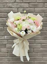 Букет цветов из:  Гвоздики, Розы, Лизиантусы и Хризантемы в Татариново