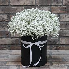 Цветочная композиция из Гипсофила в шляпной коробке в Татариново