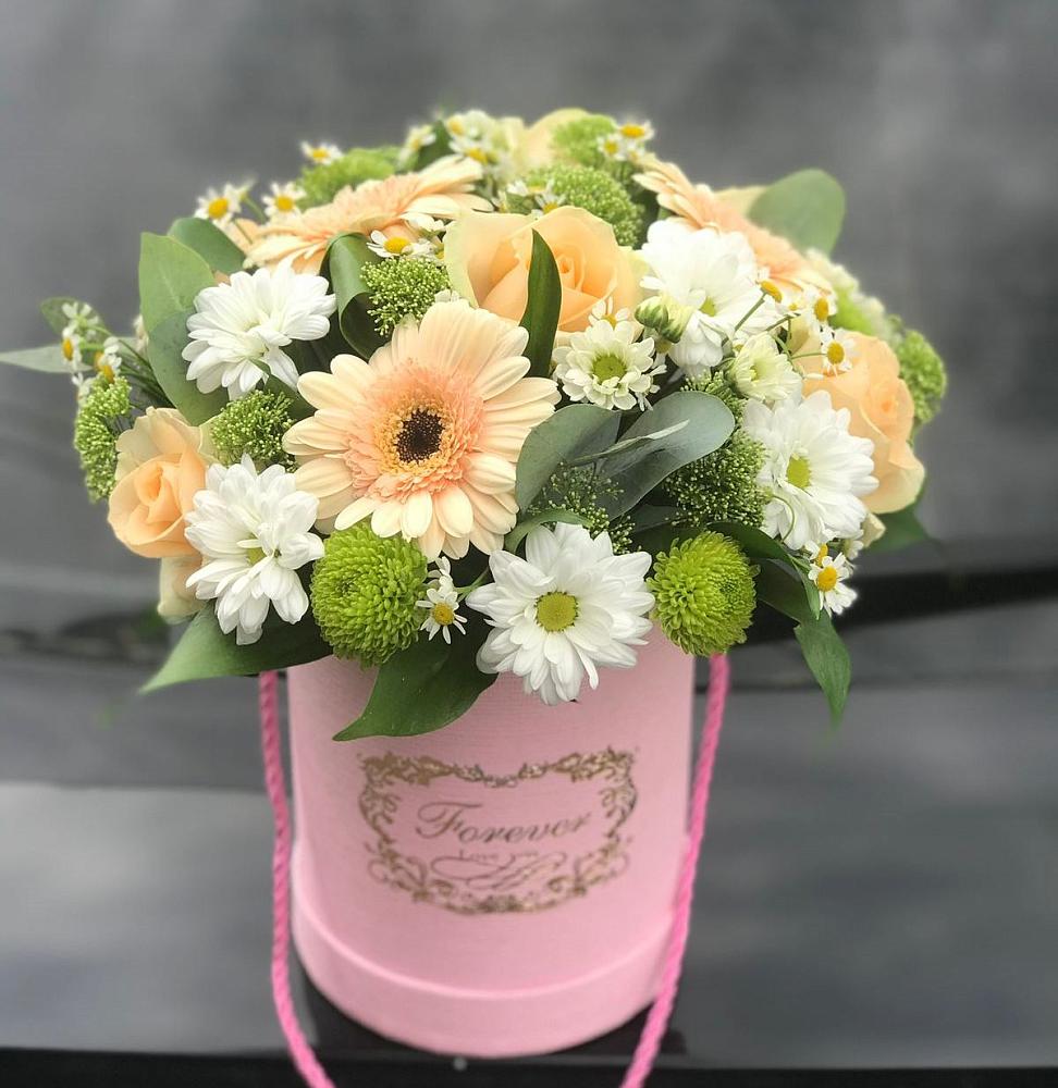 Цветочная композиция из Розы, Герберы и Хризантемы в шляпной коробке в Татариново